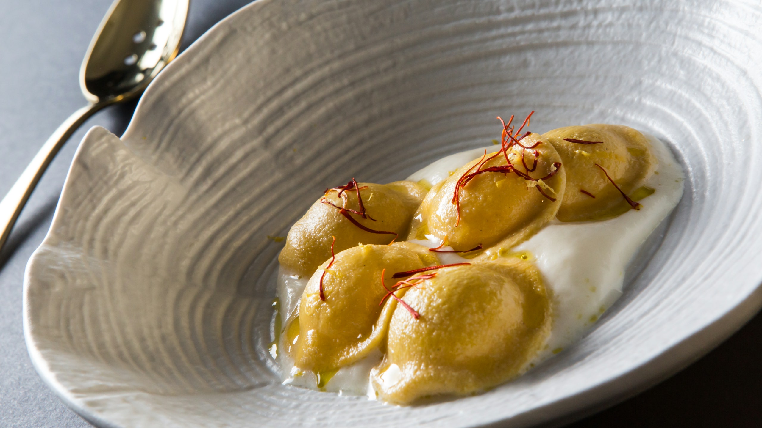 all-oro-cappelletti-in-brodo-asciutto-parmigiano-zafferano-limone